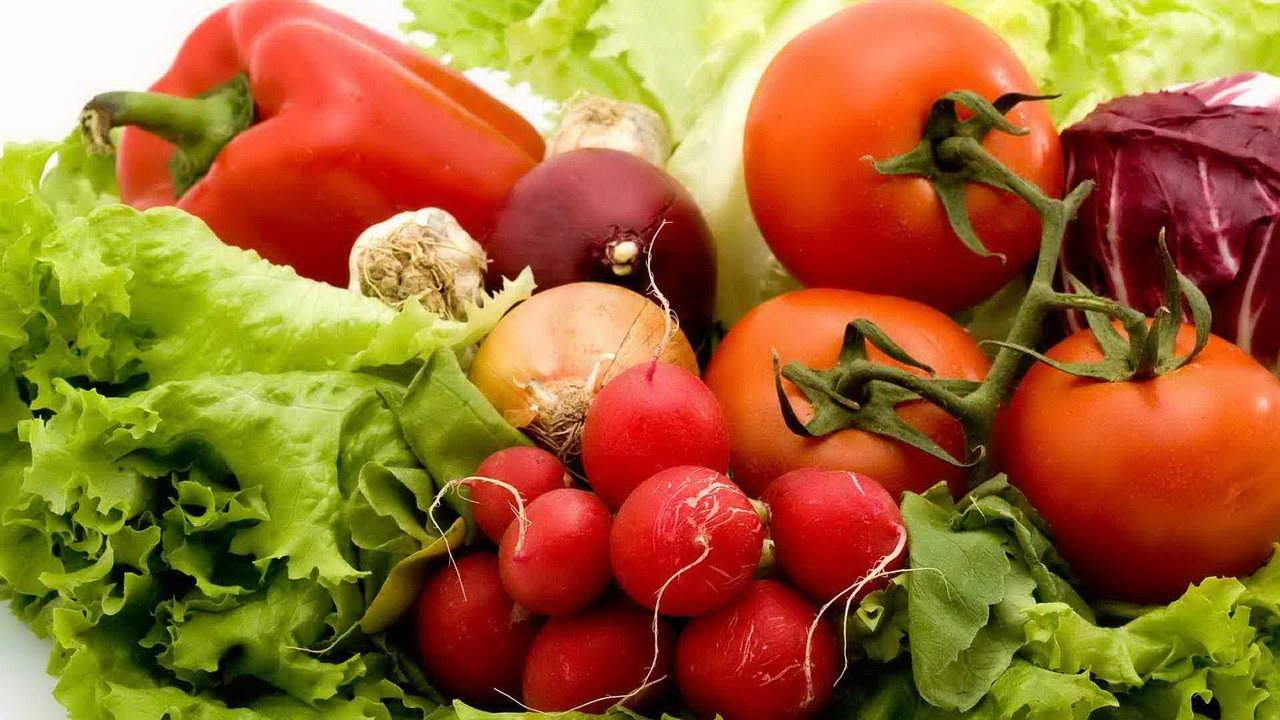 15 випадків перевищення вмісту нітратів у ранніх овочах виявили на ринках Черкас 