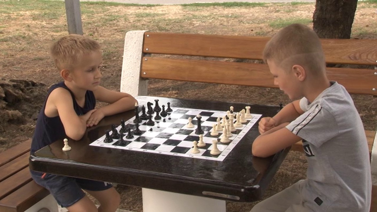 Перші шахові турніри відбулись у Черкасах у сквері «Юність»
