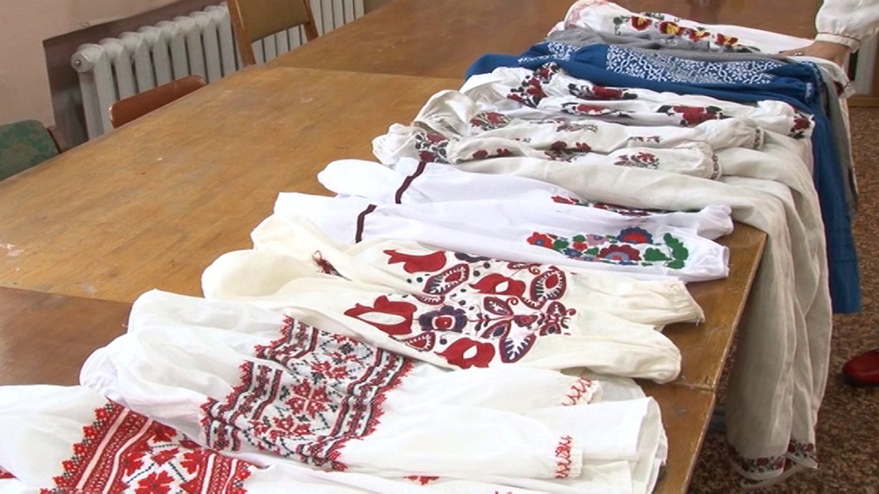 Черкаська художниця колекціонує вишиті сорочки