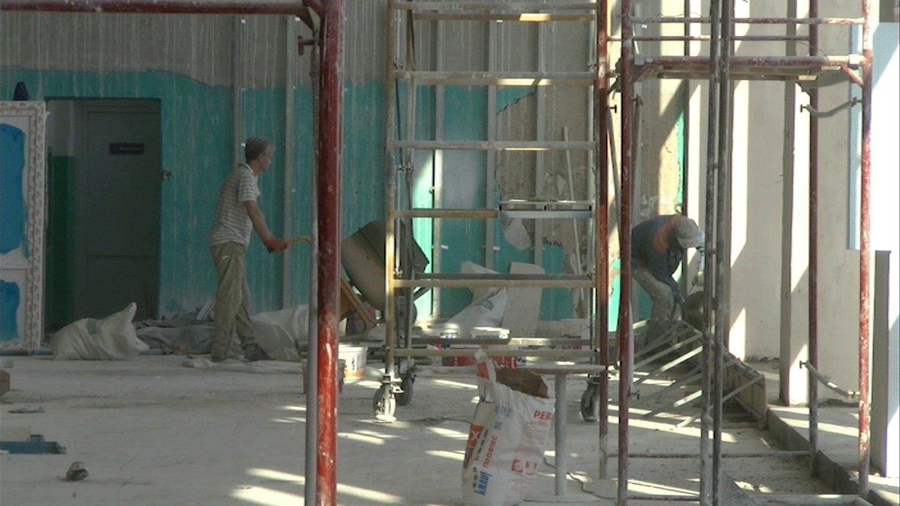Ремонт спортзали у будівлі комплексу «Сокіл» закінчать через місяць
