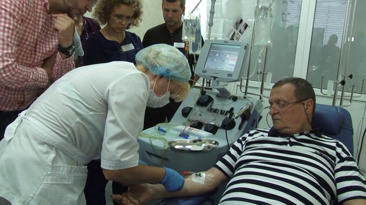 Клінічні випробування апарату, що відбирає клітини крові, провели у Черкасах